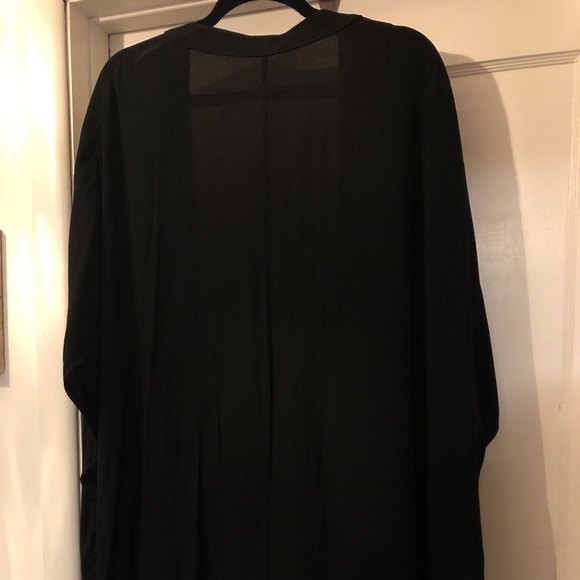 Aritzia Talula fringe shawl, size s/m - Picture 6 of 11